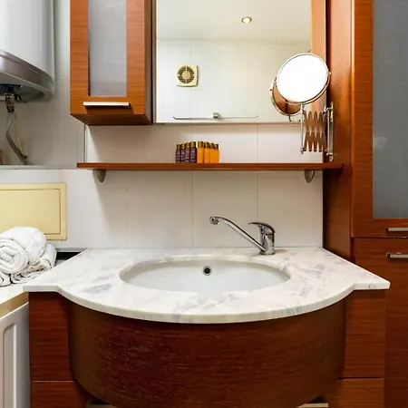 Retro-lux 2br In Kapana Old Town View Апартамент *